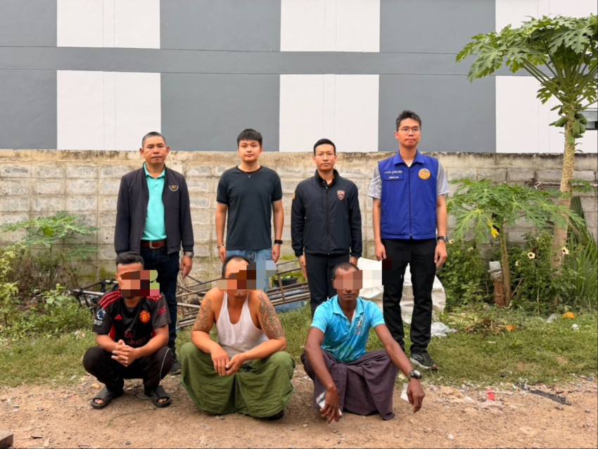 ภายใต้นโยบายของ พล.ต.อ.สำราญ นวลมา ผบ.ตร. ตม.จว. ปทุมธานี บก.ตม.3 โชว์ผลงานจับกุมระดมกวาดล้างต่างด้าวผิดกฎหมาย ภายในบริเวณ อำเภอคลองหลวง จังหวัดปทุมธานี - ภาพที่ 3